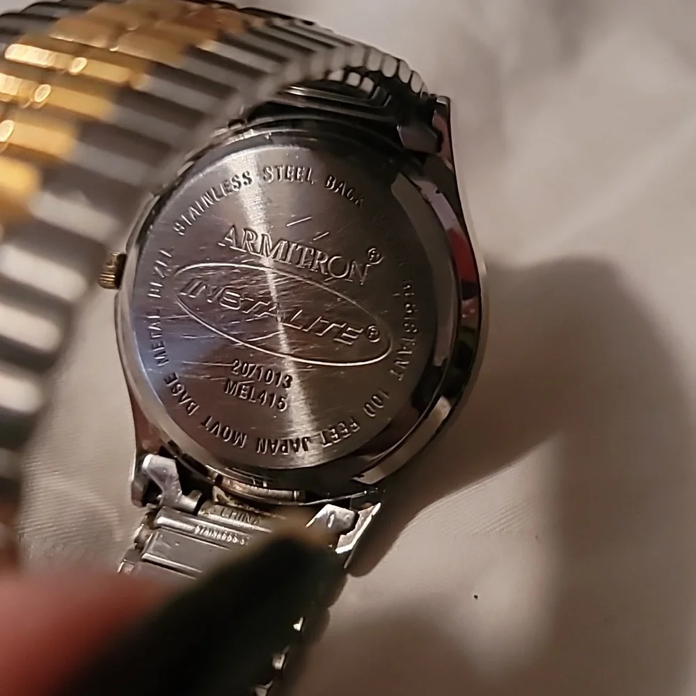 Armitron Instalite White Dial 36mm‎ Day Date 24h Quartz Mens Watch, New Battery